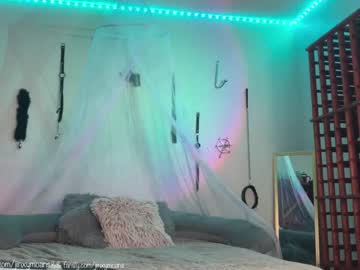 webcam girl jinxy_moans image #6112289