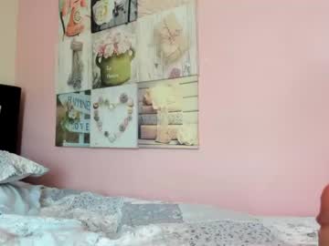 webcam girl noemibcnz image #1400695