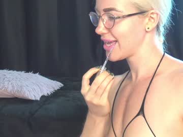 webcam girl xtina__ image #2619876