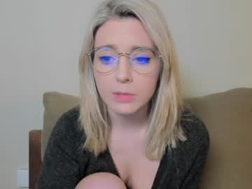 webcam girl kimilee22 image #6541203