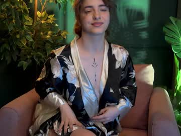 webcam girl yours_lola image #1301963