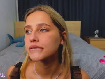 webcam girl playwithmil image #5343878