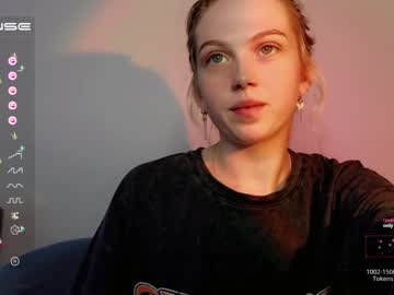 webcam girl small_blondee image #4496514