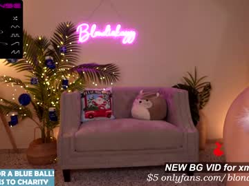 webcam girl blondiekayy image #3370901