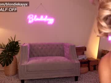 webcam girl blondiekayy image #1913312
