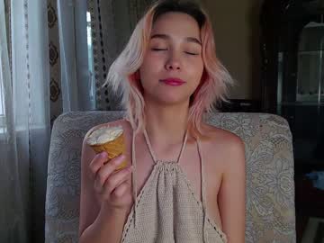 webcam girl karinalin18 image #4682429