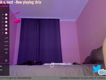 webcam girl hollyextra image #2321321