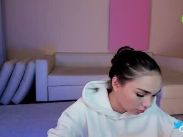 webcam girl hollyextra image #4349004
