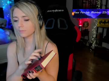 webcam girl kimilee22 image #5143389