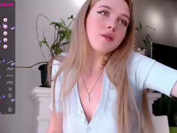 webcam girl small_blondee image #1972541