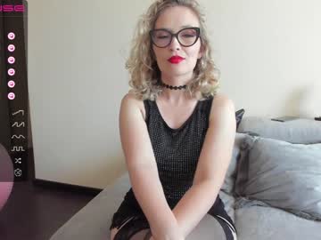 webcam girl emilymilf__ image #4588780