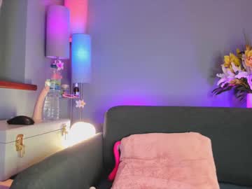 webcam girl littlee33 image #6809095