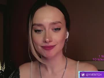 webcam girl _yvie_ image #3560472