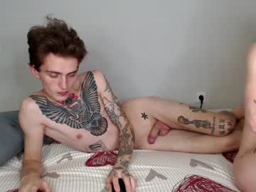 webcam couple bee_sting image #317212