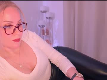 webcam girl myassistant image #5768189