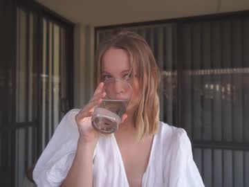 webcam girl bibi_it_is image #3659161