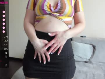 webcam girl emilymilf__ image #4073052