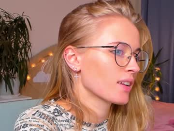 webcam girl linellali image #2645051