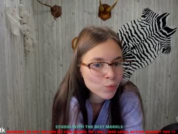 webcam girl shy__mia image #479845