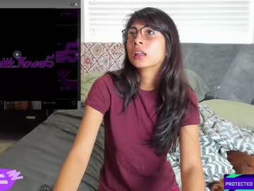 webcam girl violetttflowers image #4075397