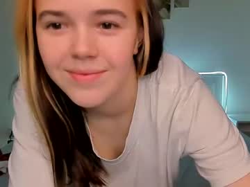 webcam girl renee_whi image #3184662