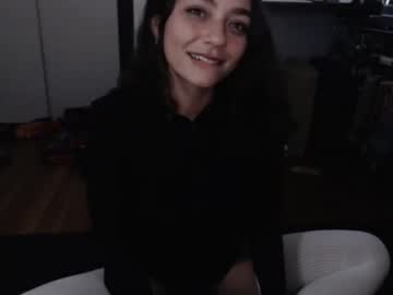 webcam girl lucysroom8 image #3492184