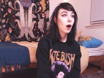webcam girl eeeveee image #585453