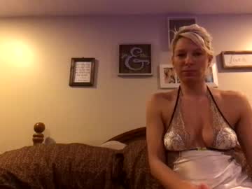 webcam girl frenchfirefighterswifey image #1039420