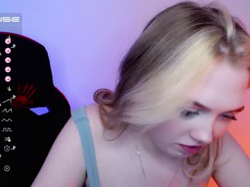 webcam girl small_blondee image #4281639