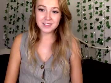 webcam girl winterbunny69 image #6209472