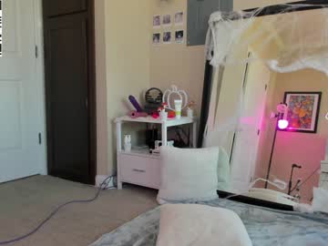 webcam girl violetttflowers image #2808694