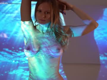 webcam girl chillwithkira image #4213489
