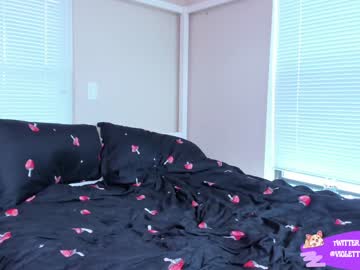 webcam girl violetttflowers image #3002476