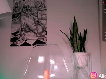 webcam girl alicia_uwu image #2933058