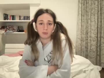 webcam girl lilmills image #1053238