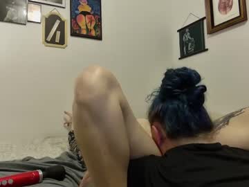 webcam couple enby_dykes image #5777591