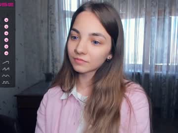 webcam girl shy_media image #4639473