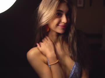 webcam girl cuteelsa_ image #5786897