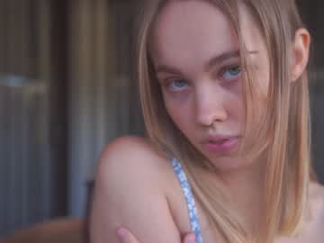 webcam girl bibi_it_is image #3960617