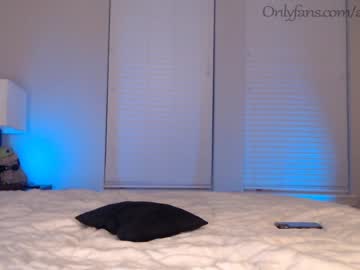 webcam couple ari_lovexo image #2946599