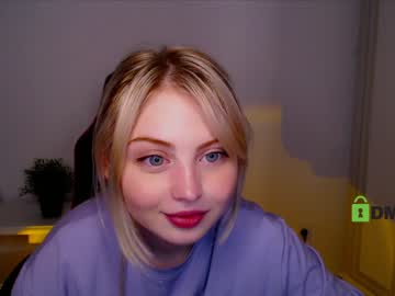 webcam girl shy_blondiee image #3750067