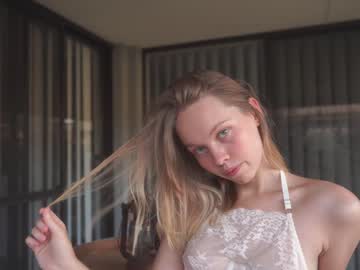 webcam girl bibi_it_is image #3659345