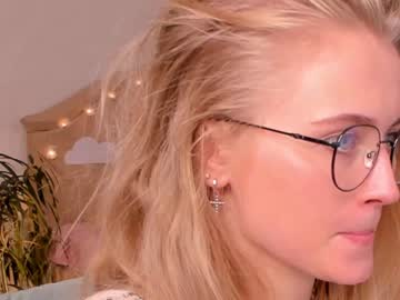 webcam girl linellali image #2614766