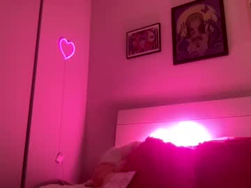 webcam girl hollymadison123 image #6065749
