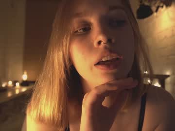 webcam girl bibi_it_is image #2458976