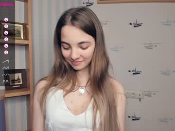 webcam girl shy_media image #4402098
