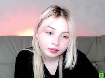webcam girl shy_blondiee image #3655485