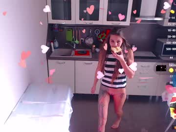 webcam girl queenafina image #5176574