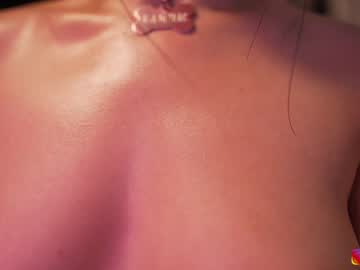 webcam girl lucie_beltran image #4593933