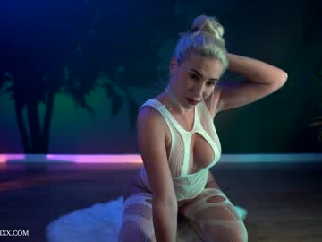 webcam girl provocatrixx image #2997409